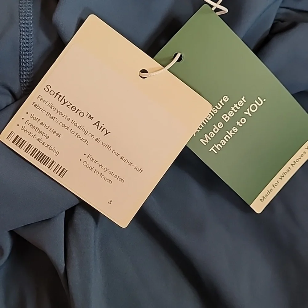 Halara Softlyzero Airy High-Waisted Shorts, Size L, Navy, Pockets, Soft, Cool - Picture 4 of 6